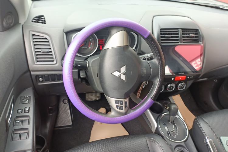 Used Mitsubishi ASX 2013 2.0L CVT Two-Wheel Drive Elite Edition Steering Wheel