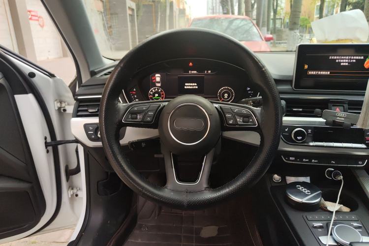 Used Audi A4L 2018 30th Anniversary Edition 40 TFSI Fashion Model
