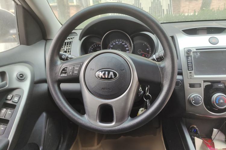 Used Kia Forte 2012 1.6L MT GL Commemorative Edition Steering Wheel