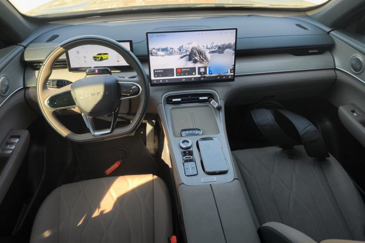 Used Chery Tiggo 8 PLUS 2025 290TGDI DCT Prestige 5-Seater
