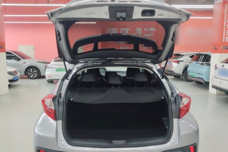 Used Toyota IZOA 2021 2.0L Enjoy Edition Trunk