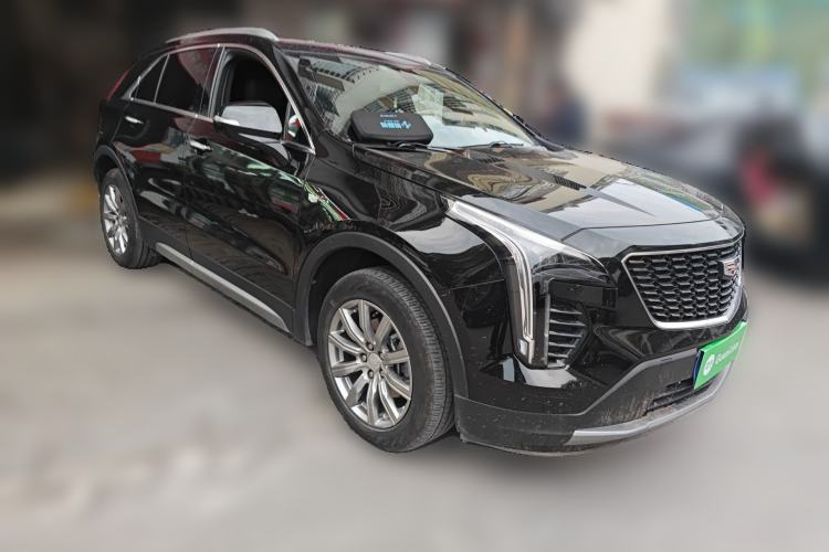 Used Cadillac XT4 2021 28T Two-Wheel Drive Leading Version Front Right 45 Deg