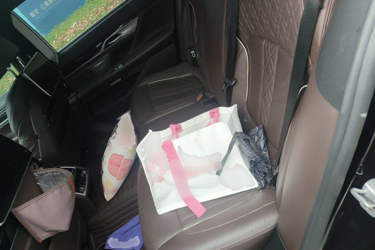 Used BMW 7 Series 2018 730Li Luxury Edition M Sport Package Left Rear Seat