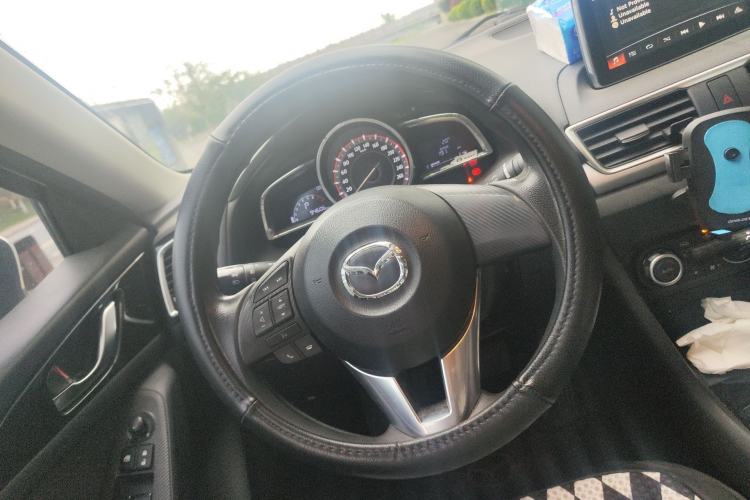 Used Mazda 3 Axela 2014 Sedan 1.5L Automatic Luxury Model Steering Wheel