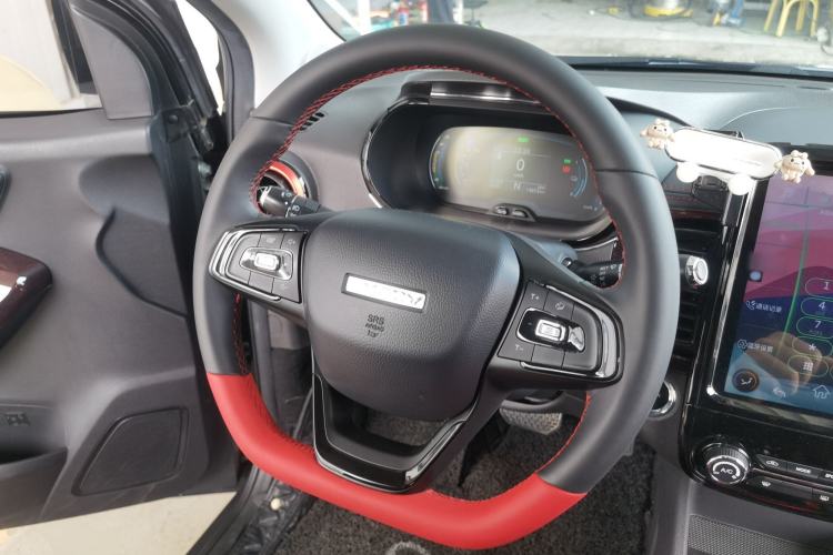 Used Chery QQ Little Ant 2022 Revised Version Sweet Pink Edition Half-Sugar Version Lithium Iron Phosphate 30.7 kWh 30 kW 301 km