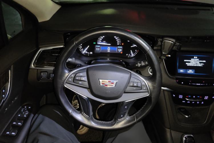 Used Cadillac XT5 2017 Anniversary Edition 25T Luxury Model