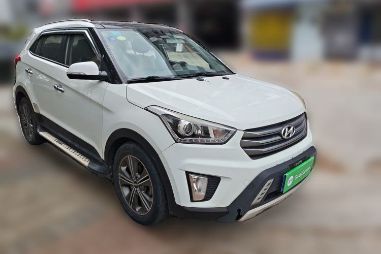 Used Hyundai ix25 2015 1.6L Automatic Two-Wheel-Drive Deluxe DLX Model Front Right 45 Deg