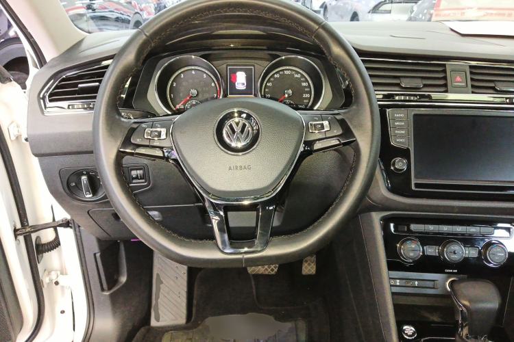 Used Volkswagen Tiguan L 2018 330TSI Automatic Two-Wheel Drive Comfort Edition