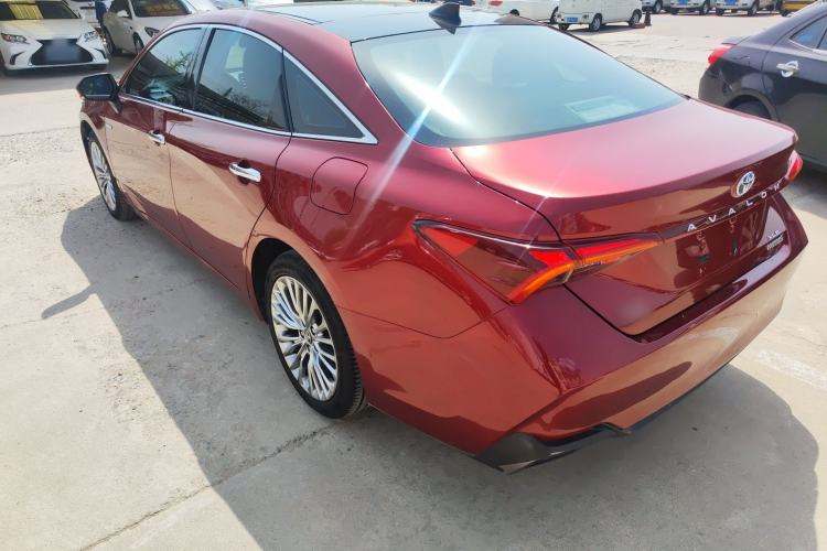 Used Toyota Avalon 2019 Dual-Engine 2.5L XLE Prestige Version China V Standard

