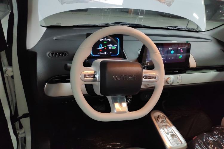 Used CHANGAN NEVO Lumin 2026 Model Treasure Edition 205km Passionate Beige Ningde Center Console