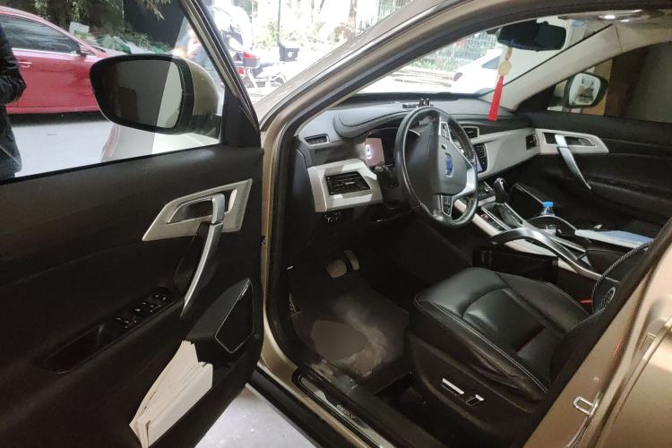 Used Geely Auto Emgrand X7 Sport 2018 1.8TD Automatic Two-Wheel Drive Smart 4G Connected Version