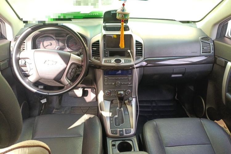 Used Chevrolet Captiva 2015 2.4L 4x4 Flagship Edition 7-Seater
