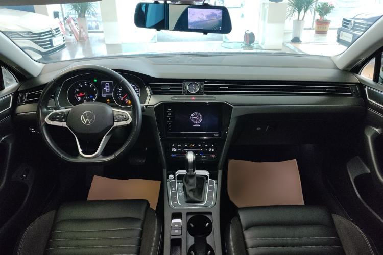 Used Volkswagen Magotan 2020 330TSI DSG Leading Model Center Console