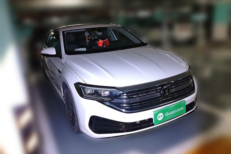 Used Volkswagen Sagitar 2023 300TSI DSG Excellence Edition Front Right 45 Deg