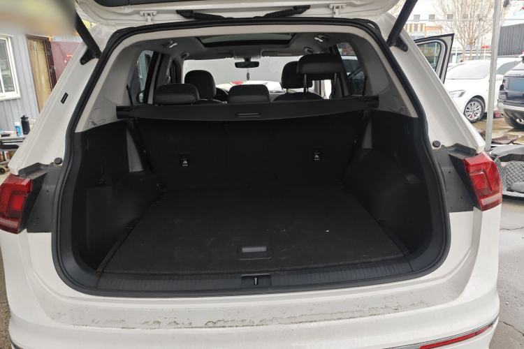 Used Volkswagen Tiguan L 2021 330TSI Automatic Two-Wheel Drive R-Line Enhanced Edition
