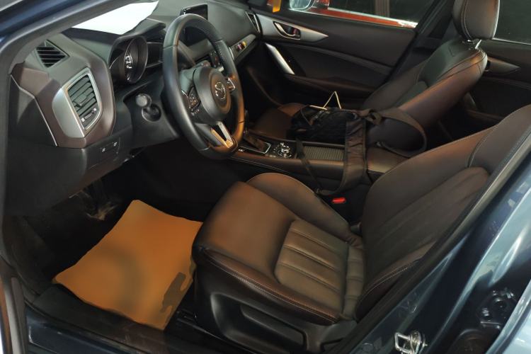 Used Mazda CX-4 2018 2.0L Automatic Two-Wheel Drive Blue Sky Luxury Edition Left Front Seat