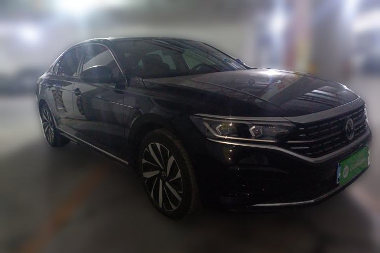 Used Volkswagen Passat 2023 Facelift 330TSI Luxury Edition
