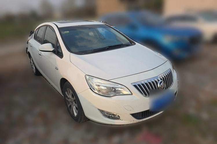 Used Buick GT 2013 XT 1.6L Automatic Fashion Edition Front Right 45 Deg