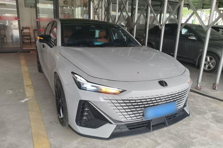 Used CHANGAN UNI-V 2022 1.5T Smart Navigation Version
