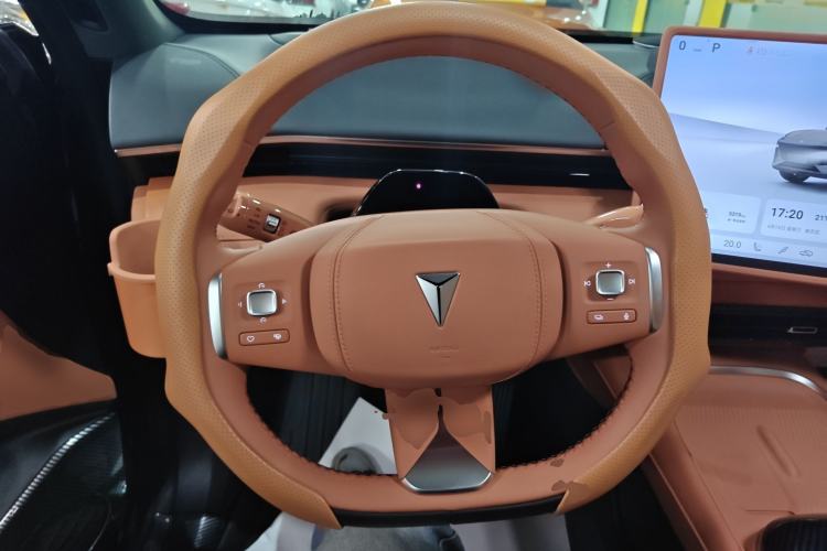 Used Deepal S07 2025 215Max Huawei Qiankun Intelligent Driving ADS SE Range-Extended Version Steering Wheel