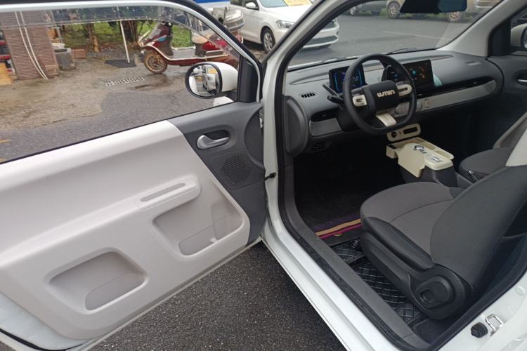 Used CHANGAN NEVO Lumin 2022 155 km – Refreshingly Sweet Edition Driver Seat