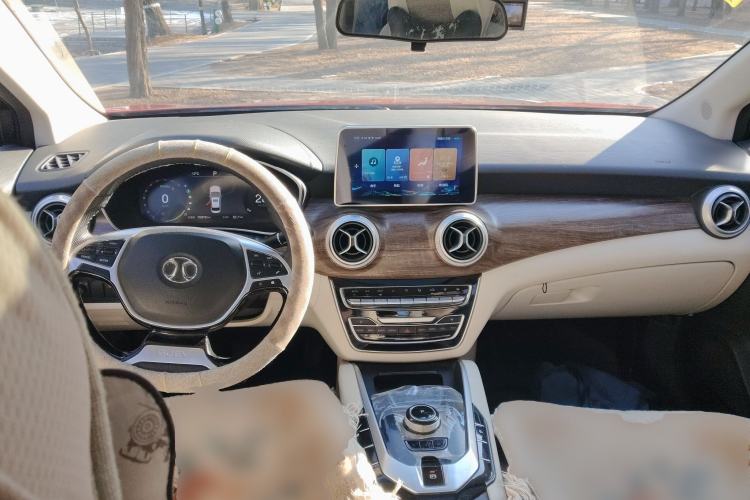 Used BAIC Beijing EU5 2018 R500 Smart Wind Edition