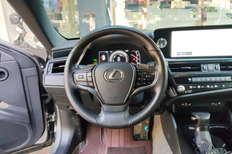 Used Lexus ES 2022 300h Deluxe Edition Steering Wheel