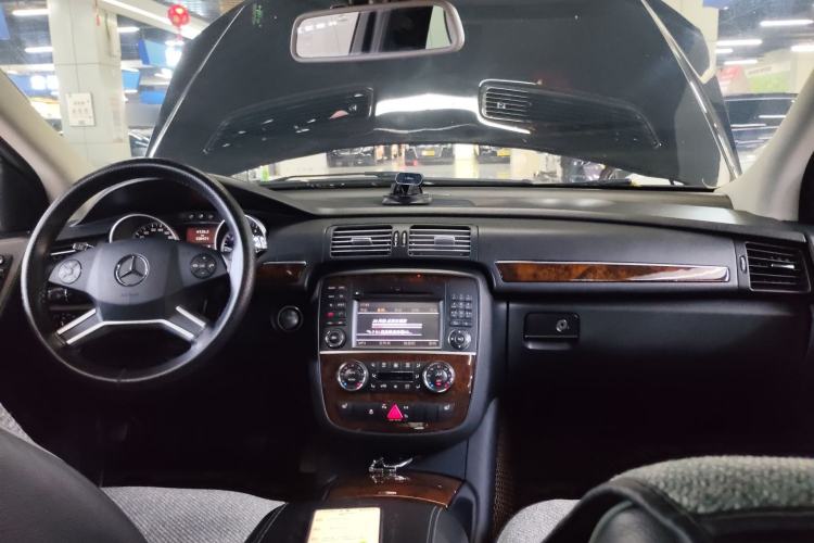 Used Mercedes-Benz R-Class 2011 R 350 L 4MATIC