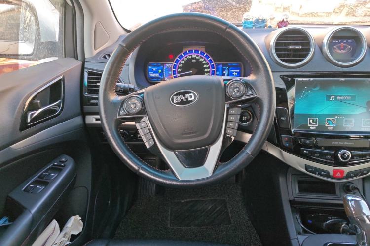 Used BYD S7 2015 2.0T Automatic Prestige Model