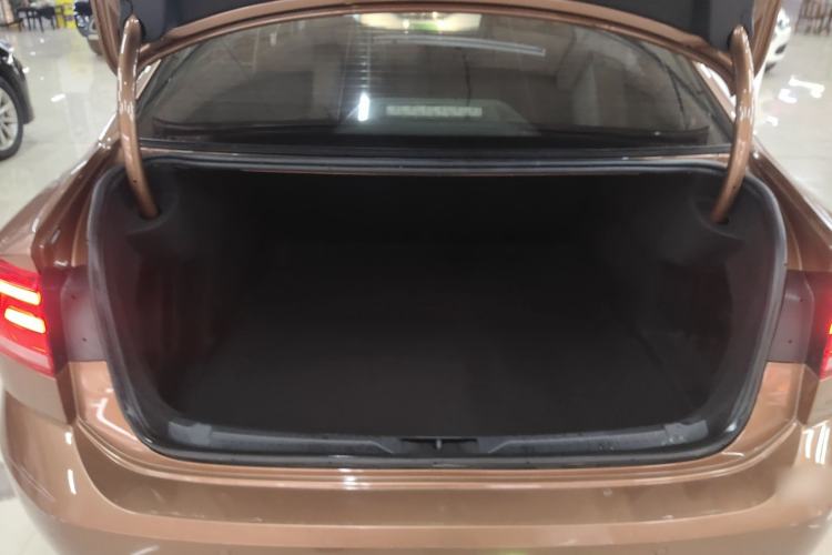 Used Volkswagen Lamando 2017 230TSI DSG Fashion Edition
