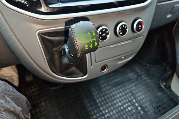 Used SAIC MAXUS Xintu V80 2021 2.0T Manual Classic Aoyuntong Long Wheelbase Mid-Roof 6/7/8/9-Seater