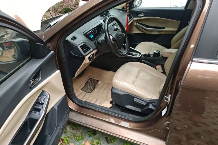 Used Ford Escort 2015 1.5L Automatic Fashion Model
