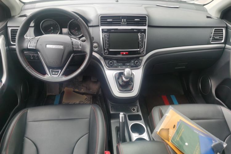Used Haval M6 2018 1.5T Manual Two-Wheel Drive Elite Model Center Console
