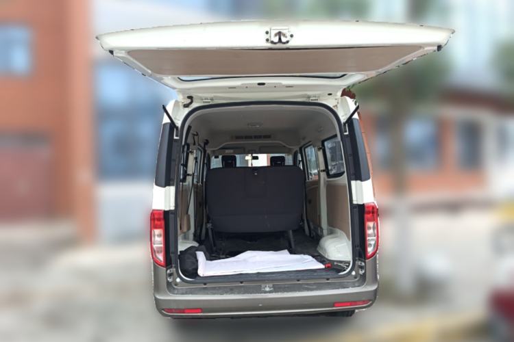 Used CHANGAN KUAYUE Xing V3 2023 1.5L Gasoline Luxury 6-Seater Passenger Vehicle Trunk