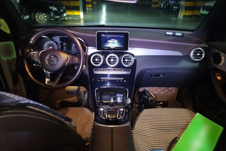 Used Mercedes-Benz GLC 2019 GLC 200 L 4MATIC Center Console