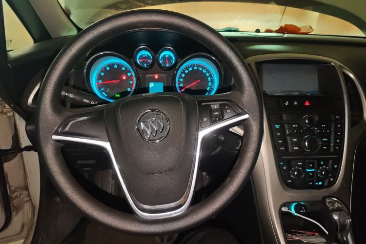 Used Buick GT 2013 XT 1.6L Automatic Fashion Edition Steering Wheel