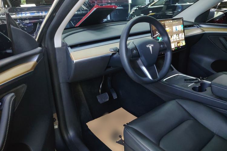 Used Tesla Model Y 2021 Standard Range Rear-Wheel Drive Version Driver Seat