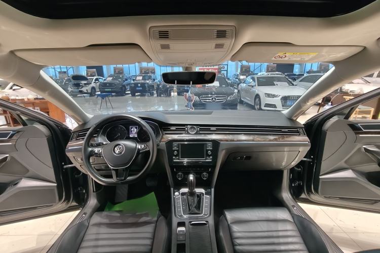 Used Volkswagen Magotan 2018 Facelift 330TSI DSG Luxury Model