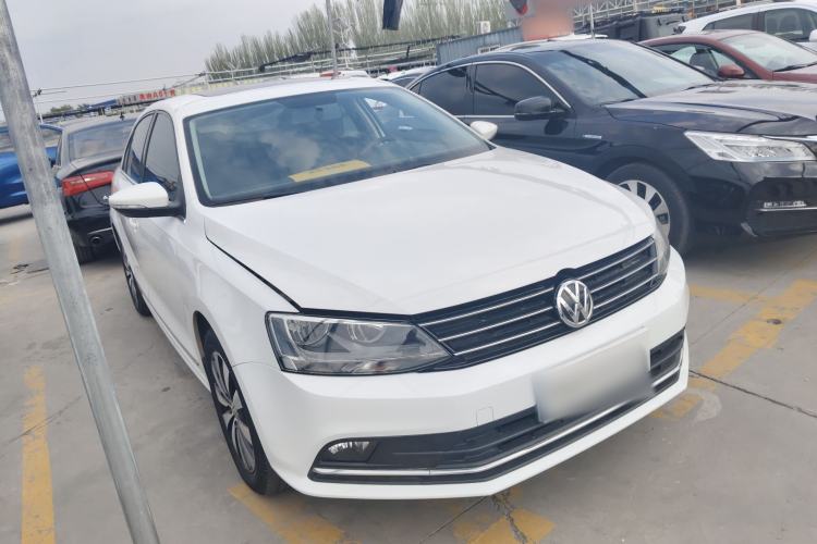 Used Volkswagen Sagitar 2017 230TSI Automatic Comfort Version Front Right 45 Deg