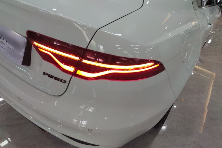 Used Jaguar XEL 2024 2.0T 250 PS R-DYNAMIC S Advanced Sport Edition Right Rear Taillight