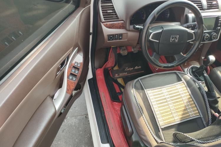 Used Zotye Z300 2016 New Vision 1.5L Manual Entry-Level Model with Sunroof
