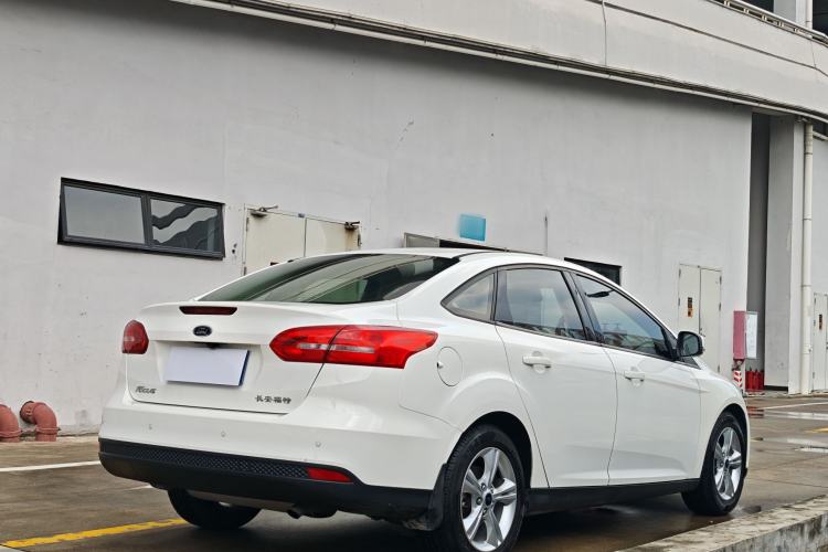 Used Ford Focus 2018 Sedan Classic 1.6L Automatic Comfort Plus Smart Drive Version