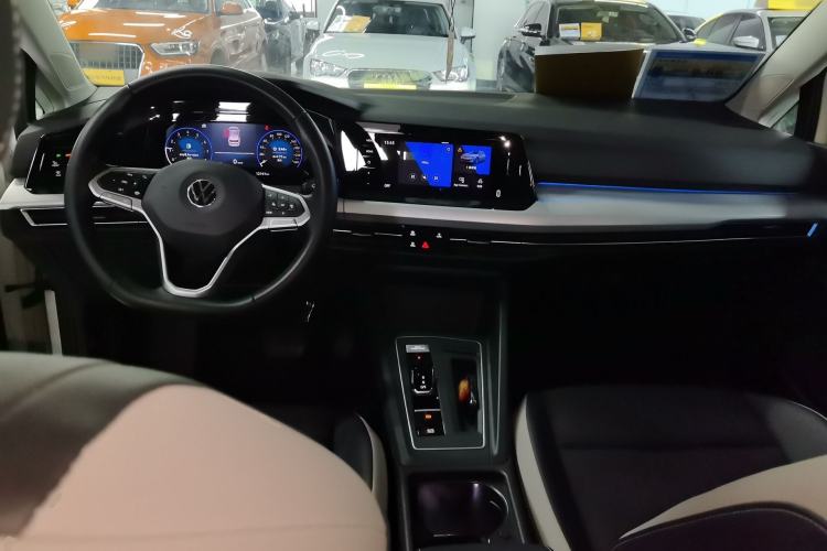 Used Volkswagen Golf 2021 280TSI DSG Pro Center Console