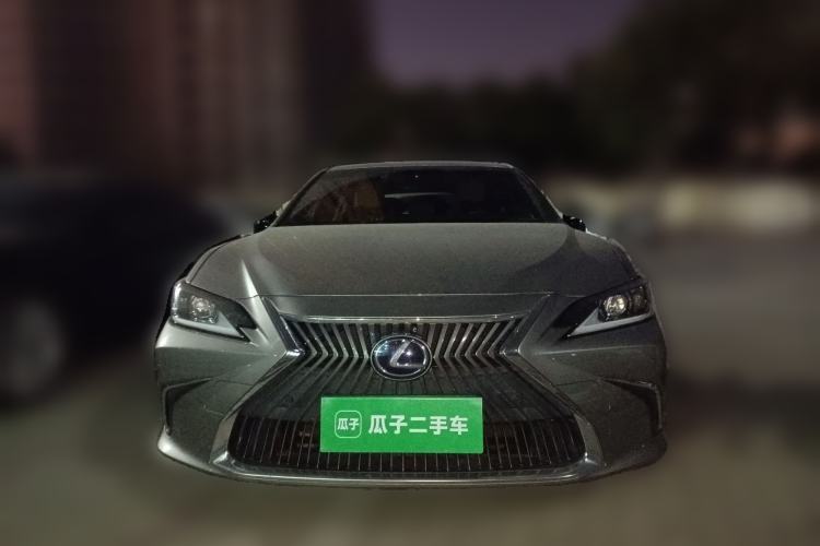 Used Lexus ES 2020 300h Premier Edition
