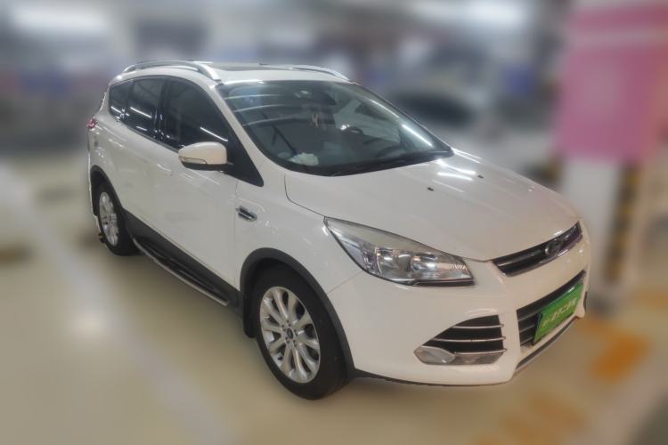 Used Ford Kuga 2015 1.5L GTDi Two-Wheel Drive Fashion Edition Front Right 45 Deg