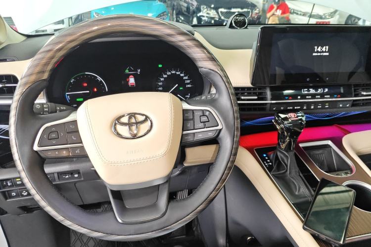 Used Toyota SIENNA 2024 2.5L Hybrid Comfort Edition