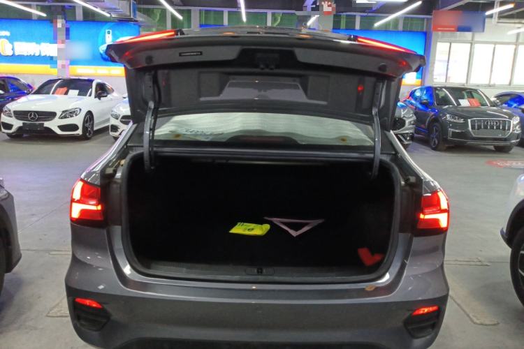 Used Roewe i5 2021 1.5L CVT Platinum Edition
