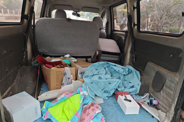 Used Wuling Rongguang V 2018 1.5L Practical Version Trunk