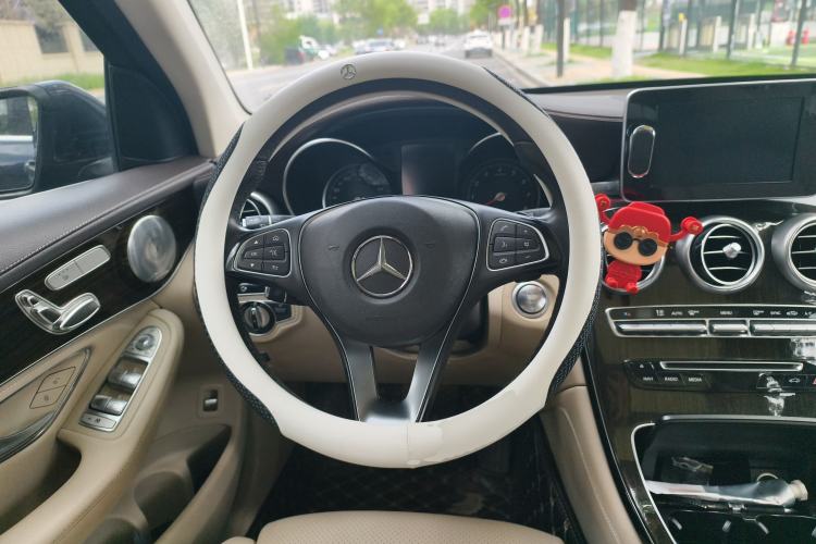 Used Mercedes-Benz GLC 2016 GLC 260 4MATIC Luxury Model
