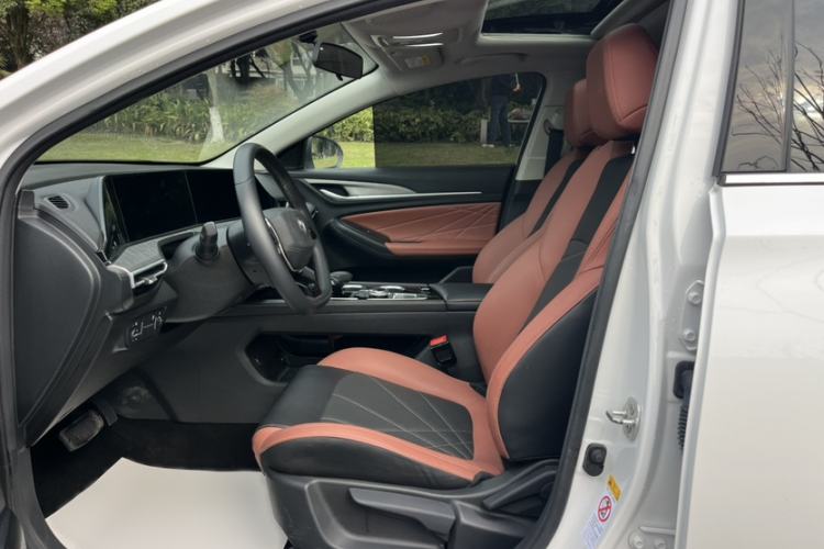 Used CHANGAN Eado 2022 PLUS Blue Whale NE 1.4T GDI DCT Prestige Edition
